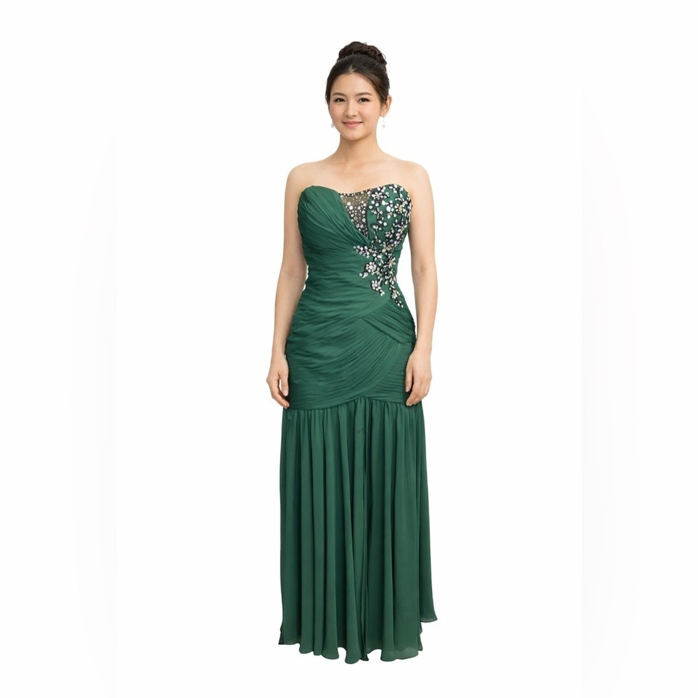 Elegant Ruched Sequinned Evening Gown/XSmall